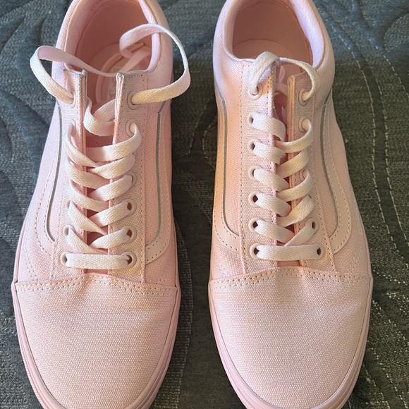 Vans Men’s Old Skool Shoes - Picture 1 of 3